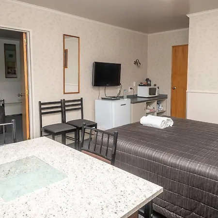 Te Anau Top 10 Holiday Park And Motels Exterior photo