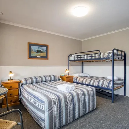 Te Anau Top 10 Holiday Park And Motels Exterior photo